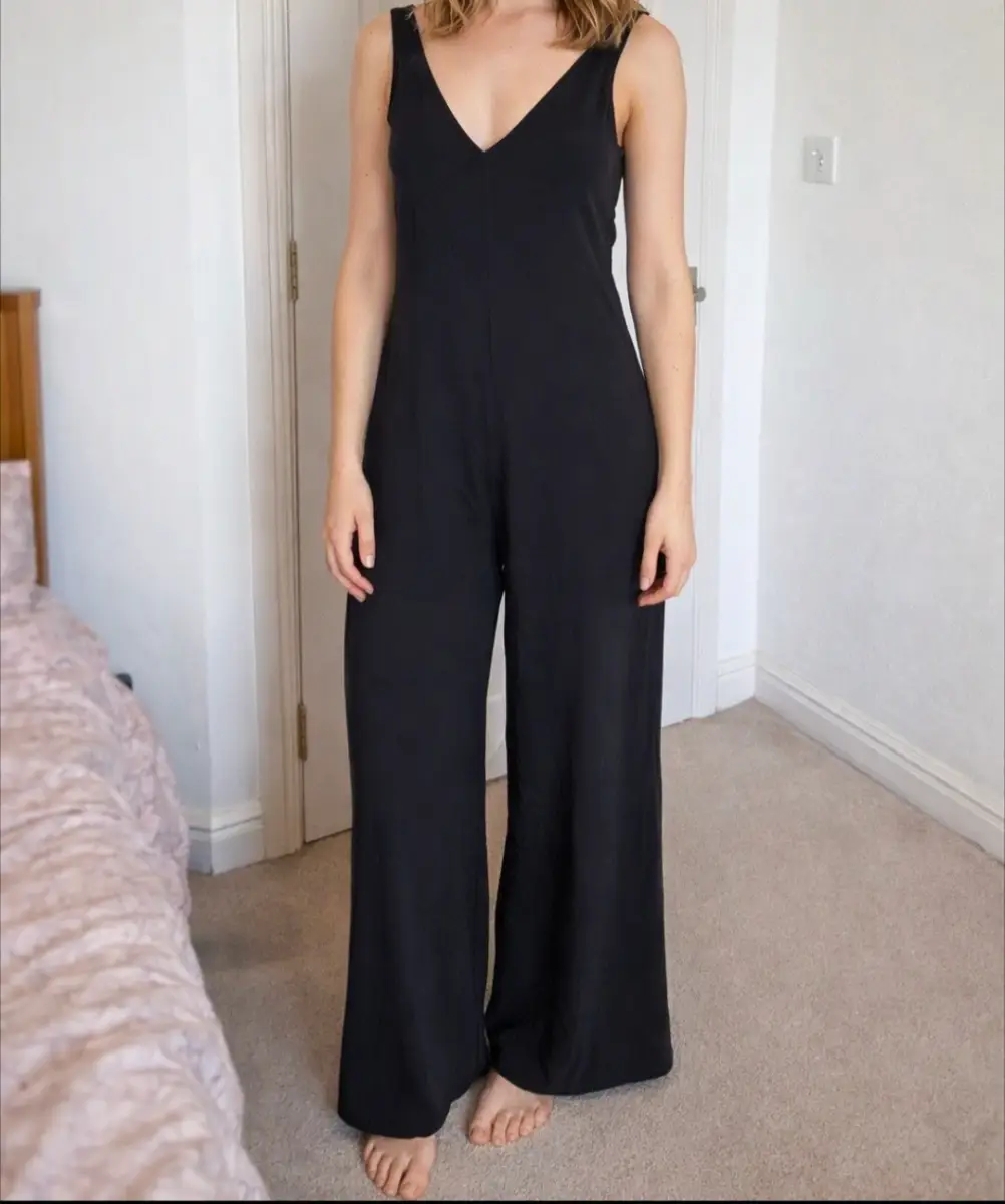 New Look black wide leg long VNeck summer jumpsuit with concealed pockets UK8 NWT
