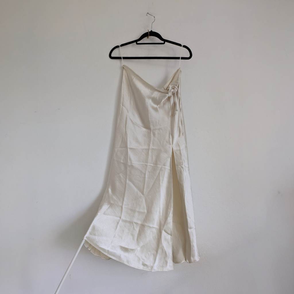 Topshop shimmery champagne coloured floaty satin maxi skirt with deep front slit and side ties UK16