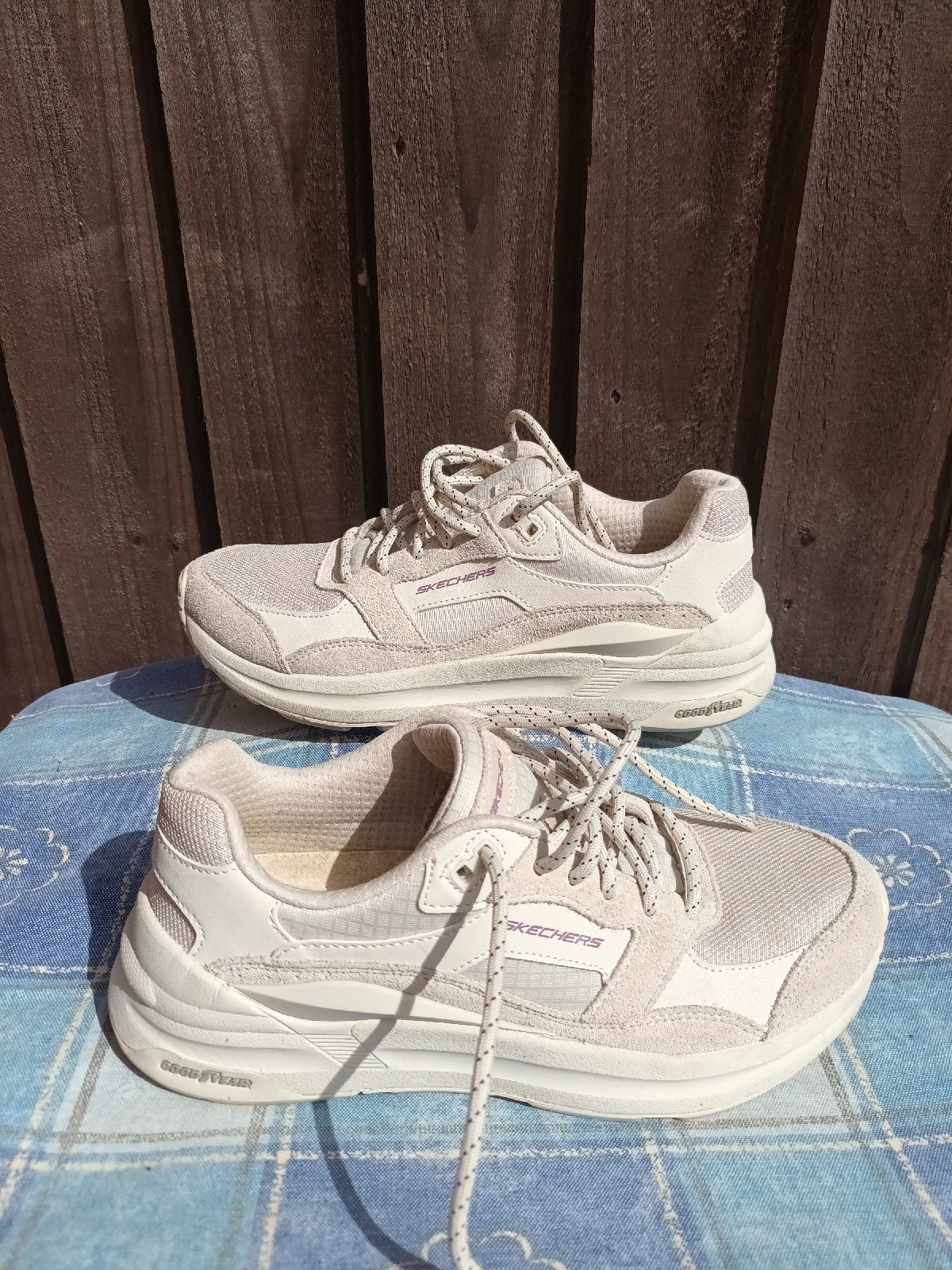 Ladies Skechers Trainers  uk 7