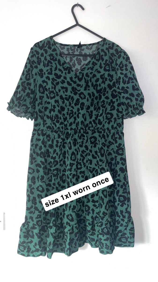 Women’s dress worn once great condition