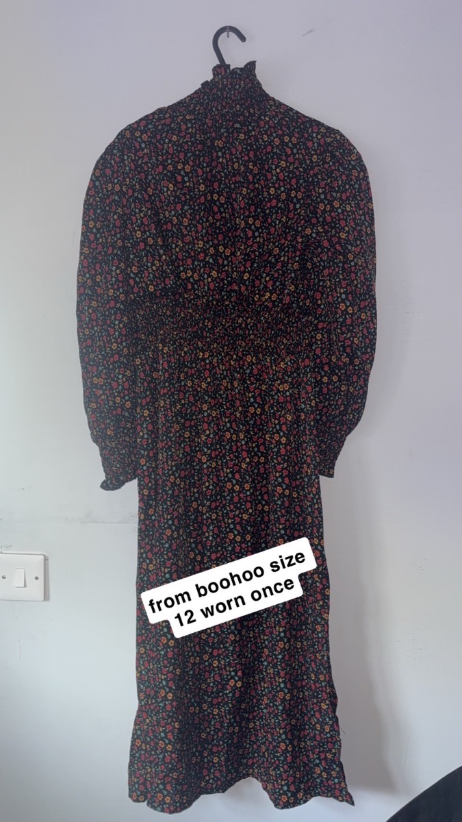 Women’s knee length dress worn once