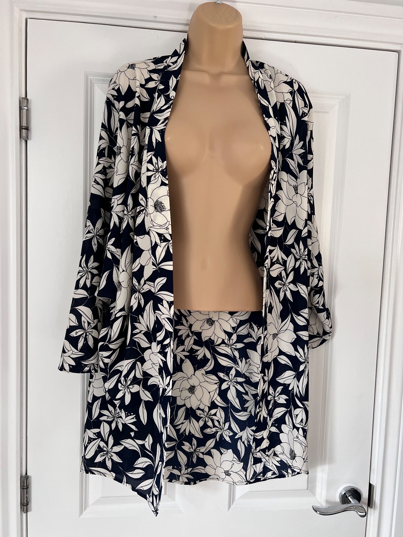 Oasis blue white floral print kimono wide sleeves size M