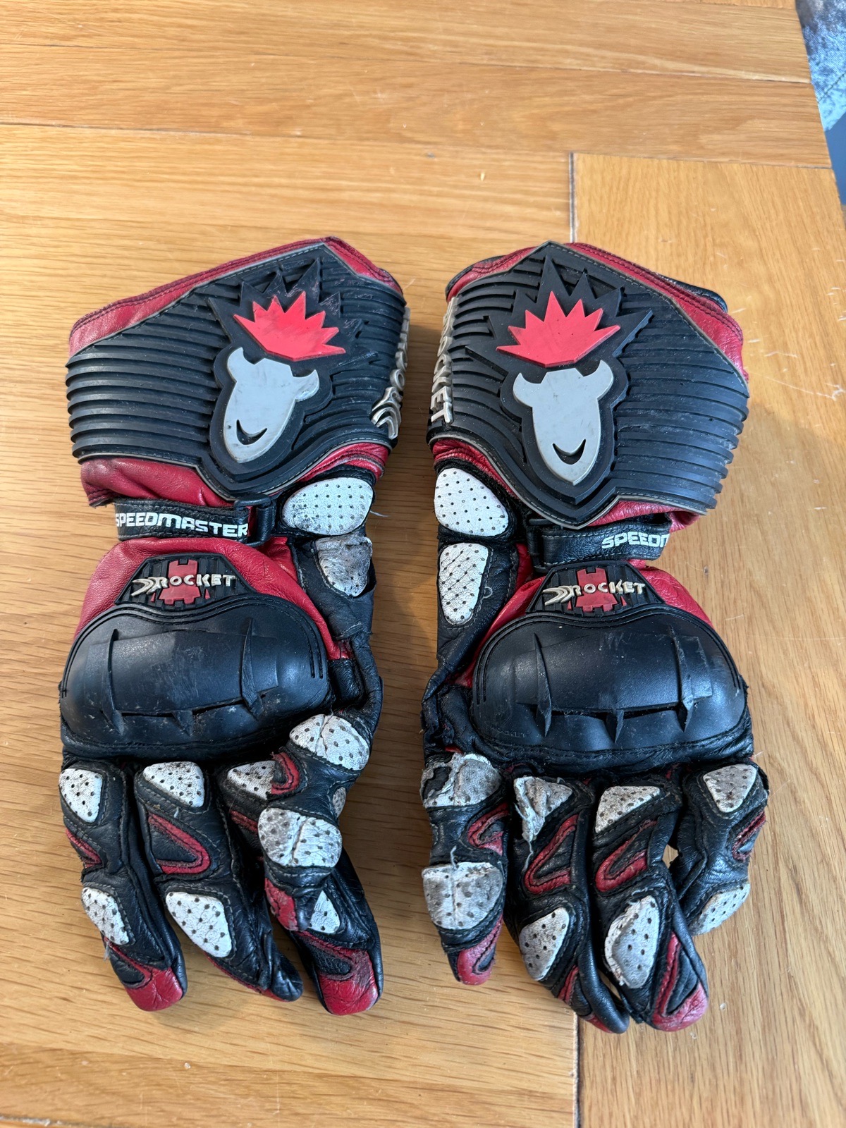 Joe Rocket "Speedmaster" gauntlet-style motorcycle racing gloves
