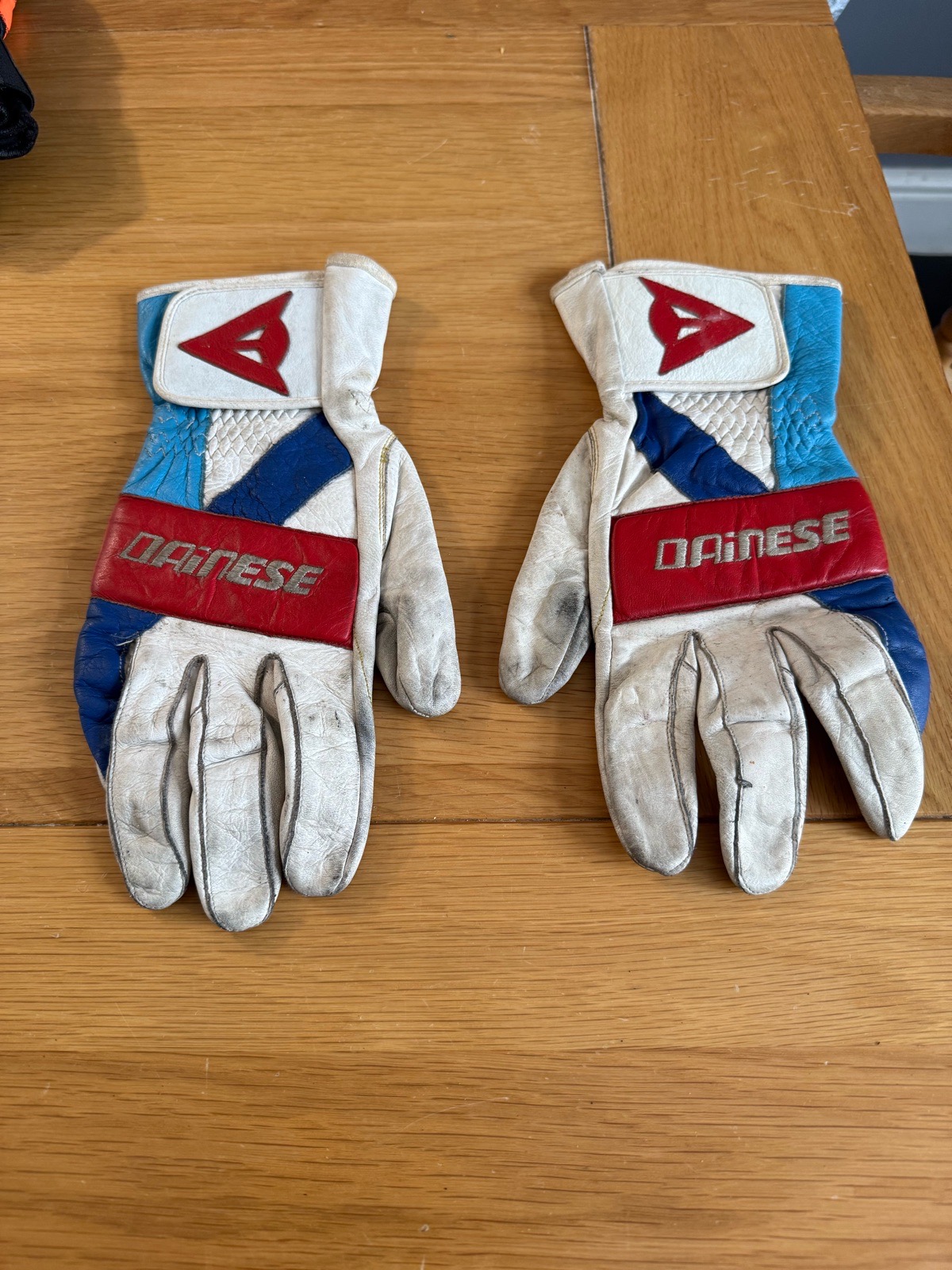 Dainese vintage leather motorcycle gloves