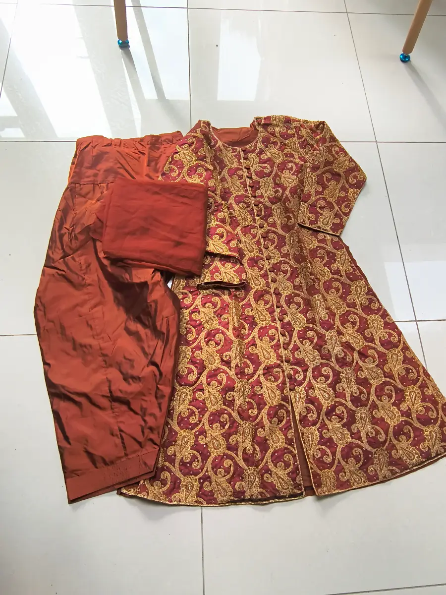 Indian silk embroidered salwar suit, 3 piece, size 10-12
