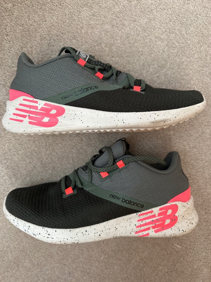 New Balance FuelCore Nergize Sport Trainers size 5 olive green and pink