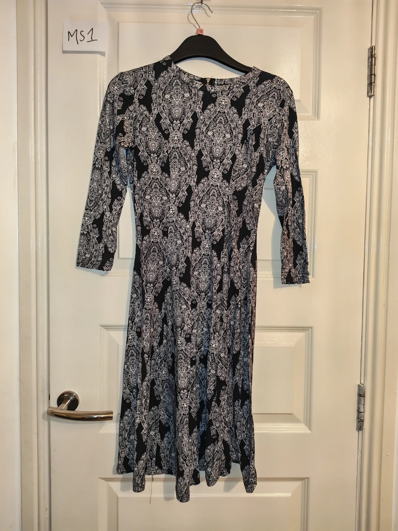 New look woman's size 6 knee length dress