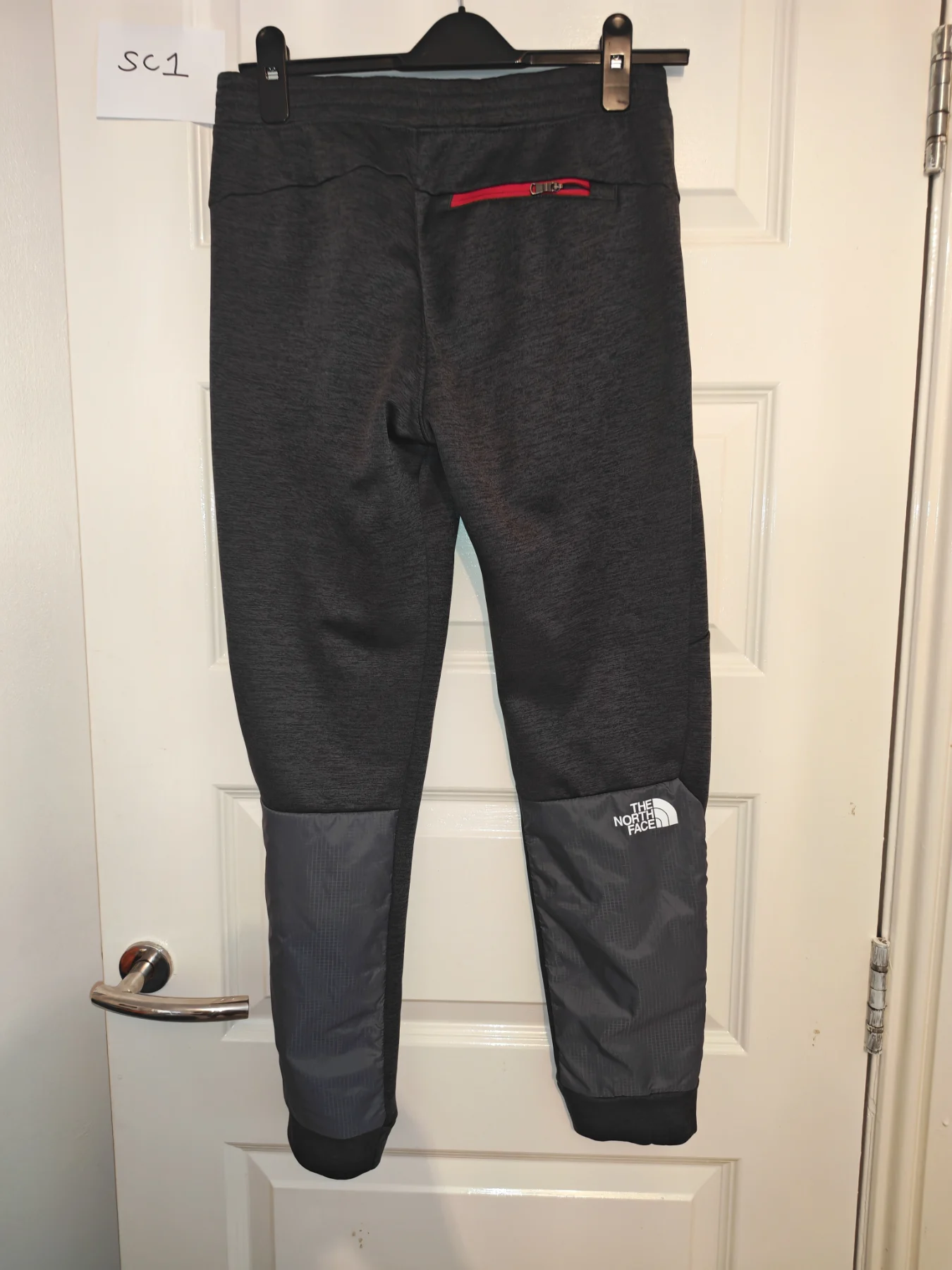 The North face boys tracksuit bottoms size XL-14-16 years