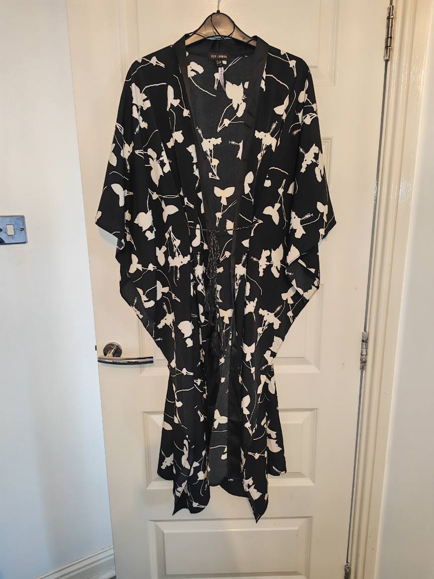 Fairlie curved woman's size S/M beach cover up with batwing style