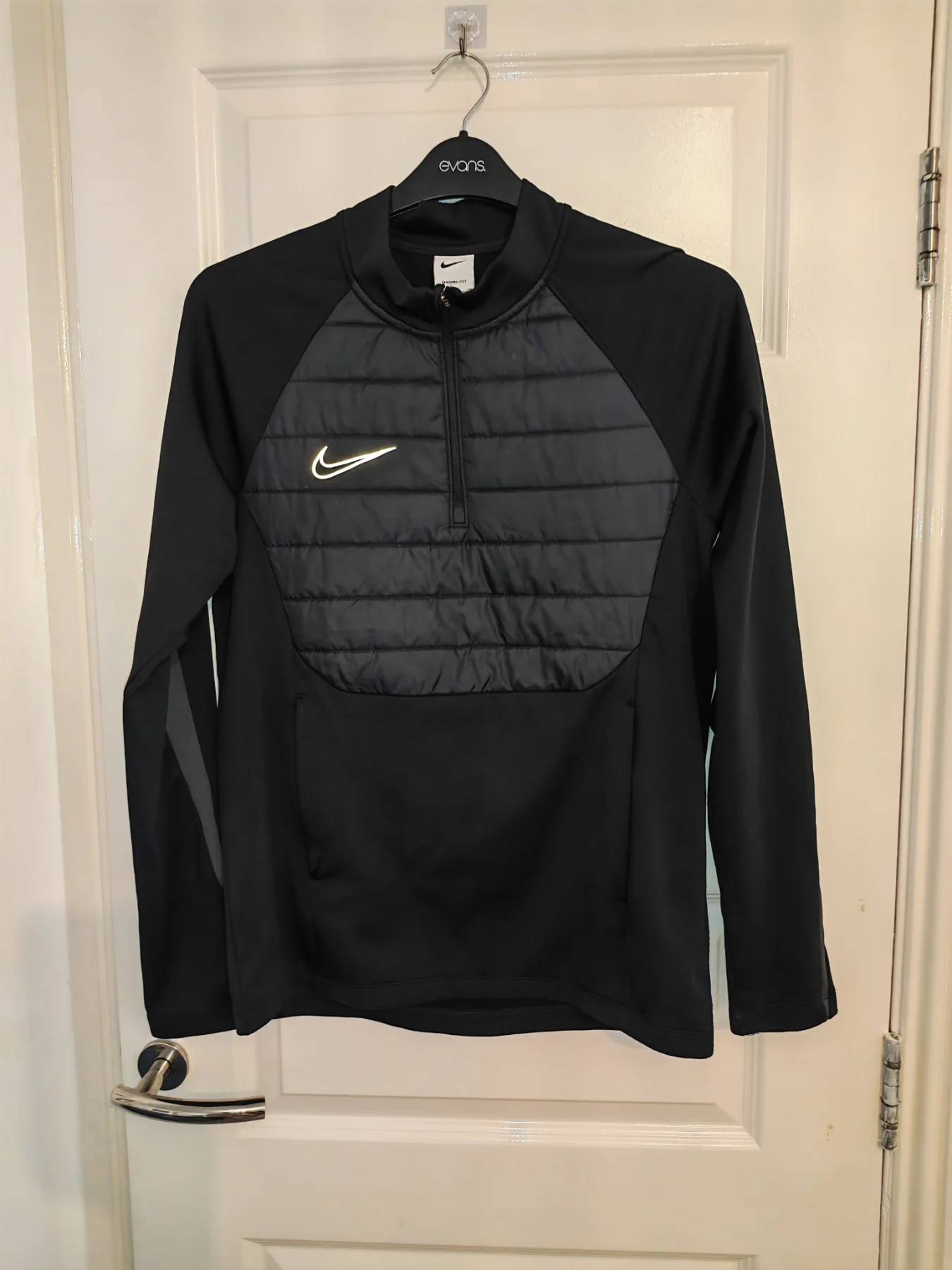Nike men's size small 1/4 zip jumper with zip pocket