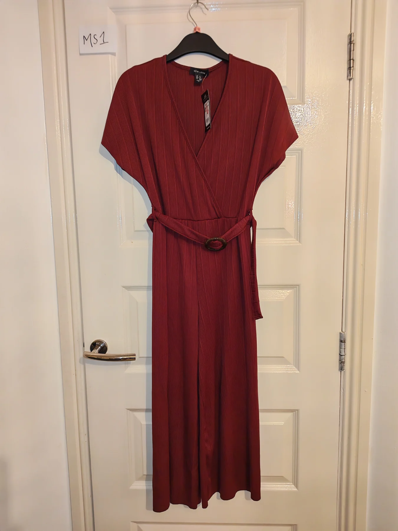 New looks woman's burgundy cropped jumpsuit size 8