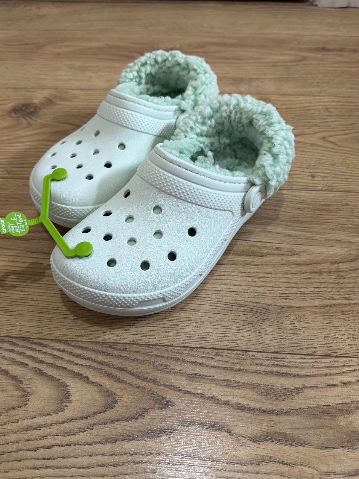 Crocs Classic Fleece Lined Clogs Mint Green Size: UK Women’s 5 UK Men’s 4
