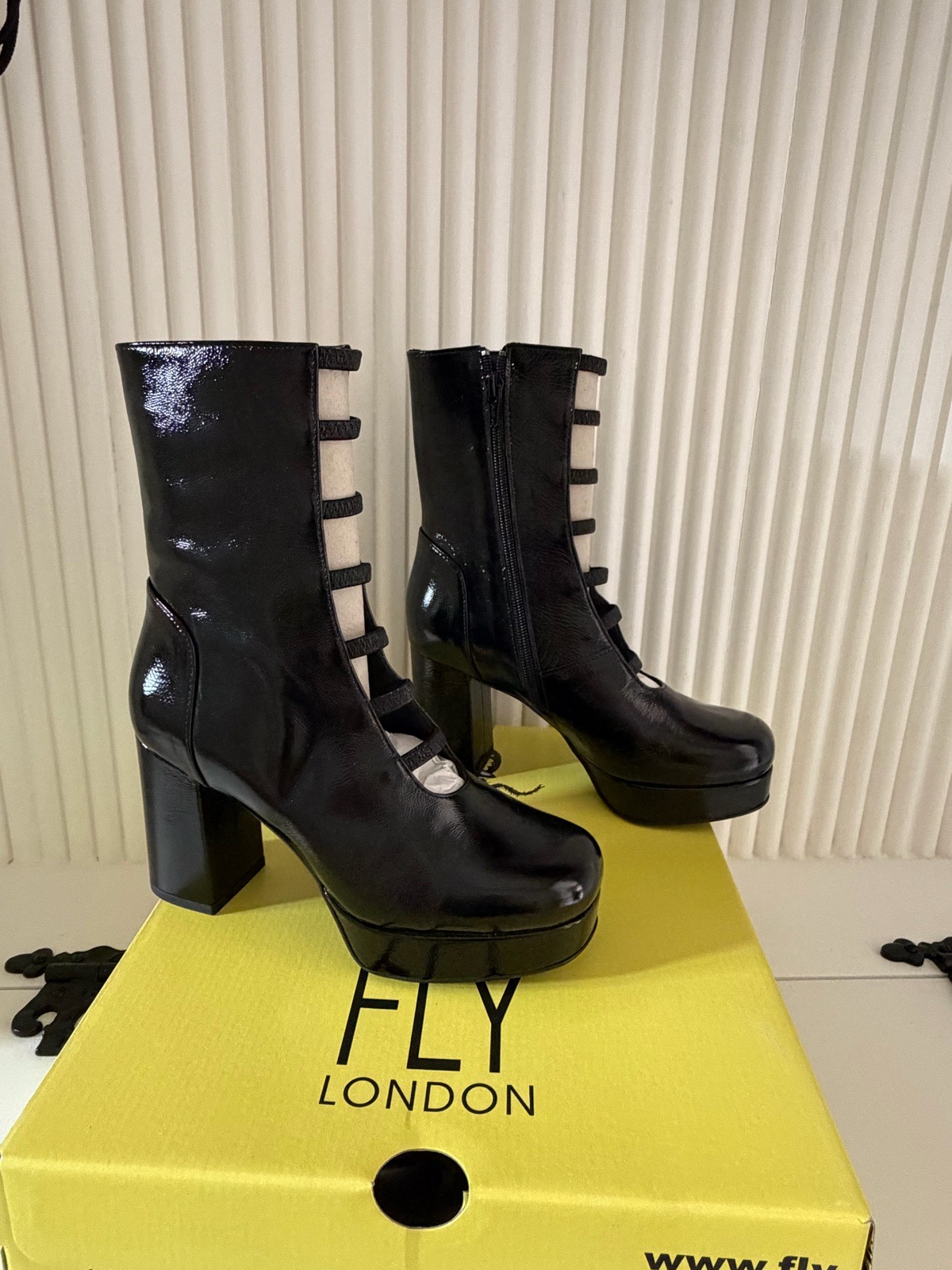 Fly London Women’s Evik353fly Black Zip Up Ankle Boots