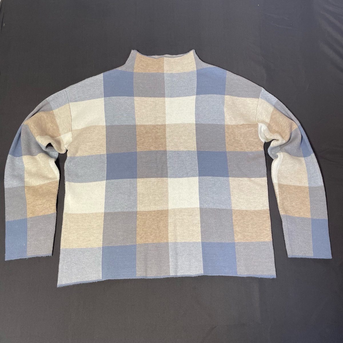 Tahari Women’s Blue, Beige & White Checked High Neck Jumper Size Medium.