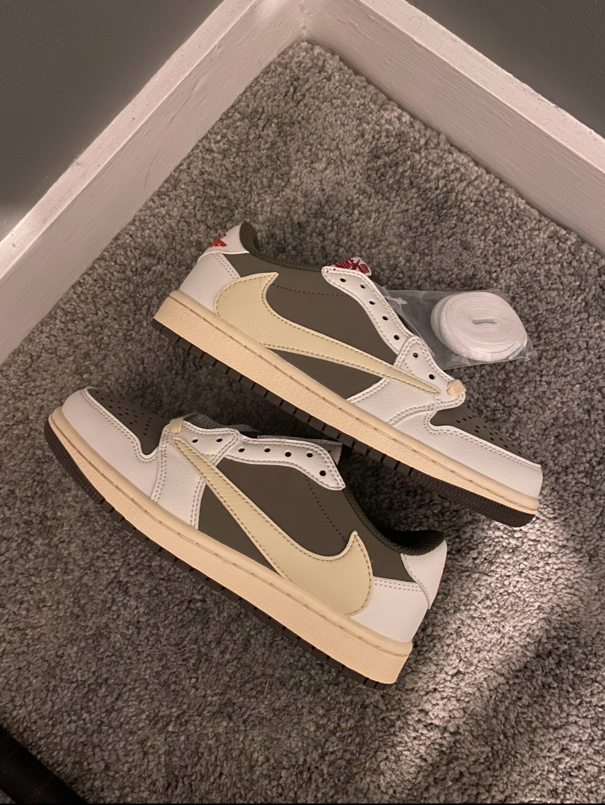 Travis Scott Jordan 1 Low Reverse Mocha