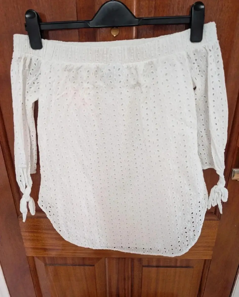 Mossimo white eyelet cotton off the shoulder blouse size Xs