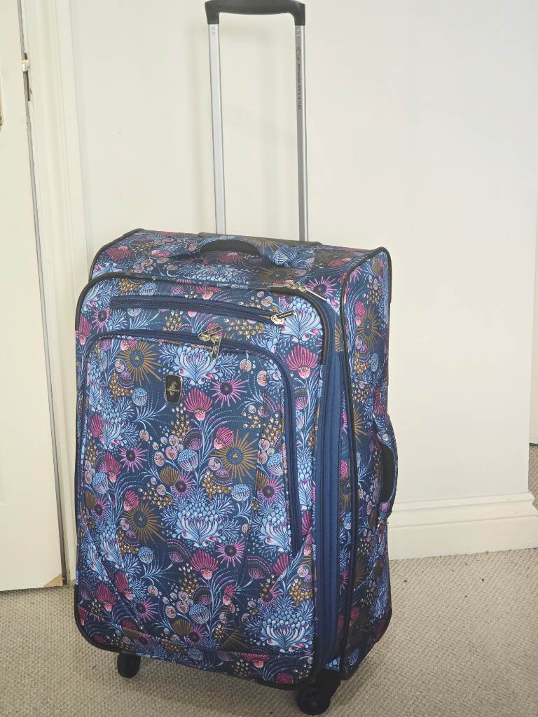 ATLANTIC Infinity Lite 4 Expandable Spinner Suitcase Luggage, Blue Floral 26"