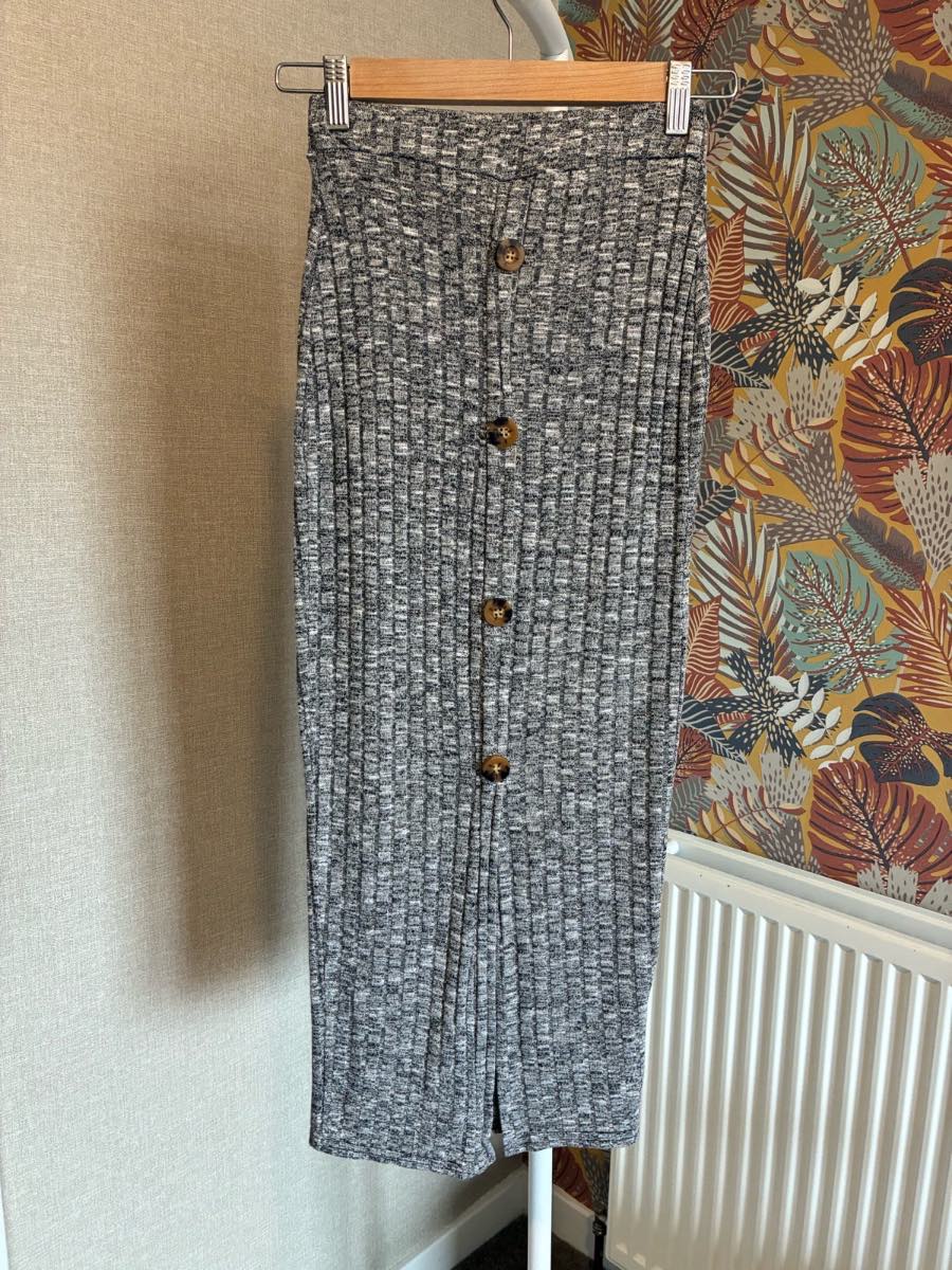 PrettyLittleThing Grey Ribbed Button Front Midi Skirt - Size UK 6