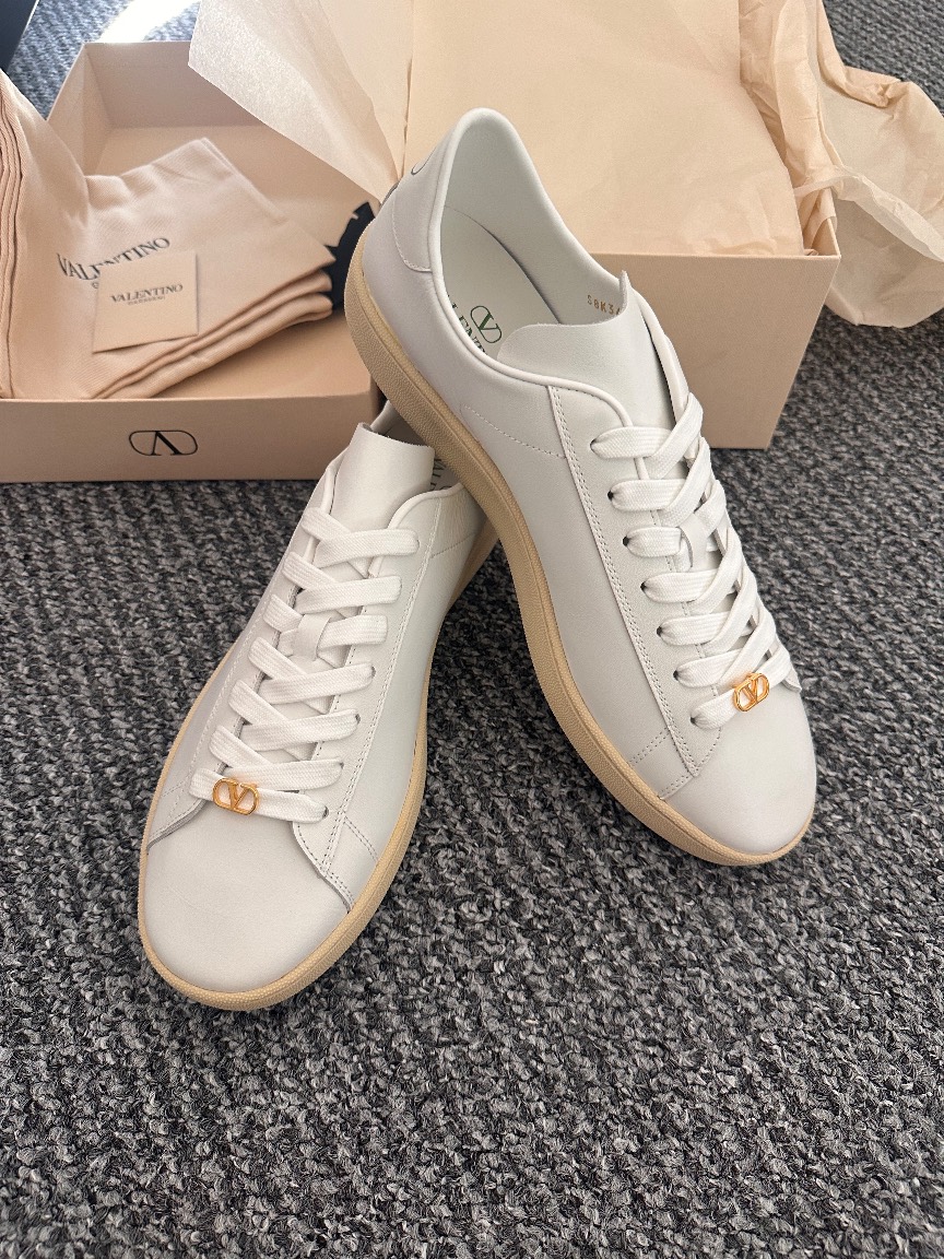 Valentino Garavani Men's White Leather Trainers Brand New Size 44