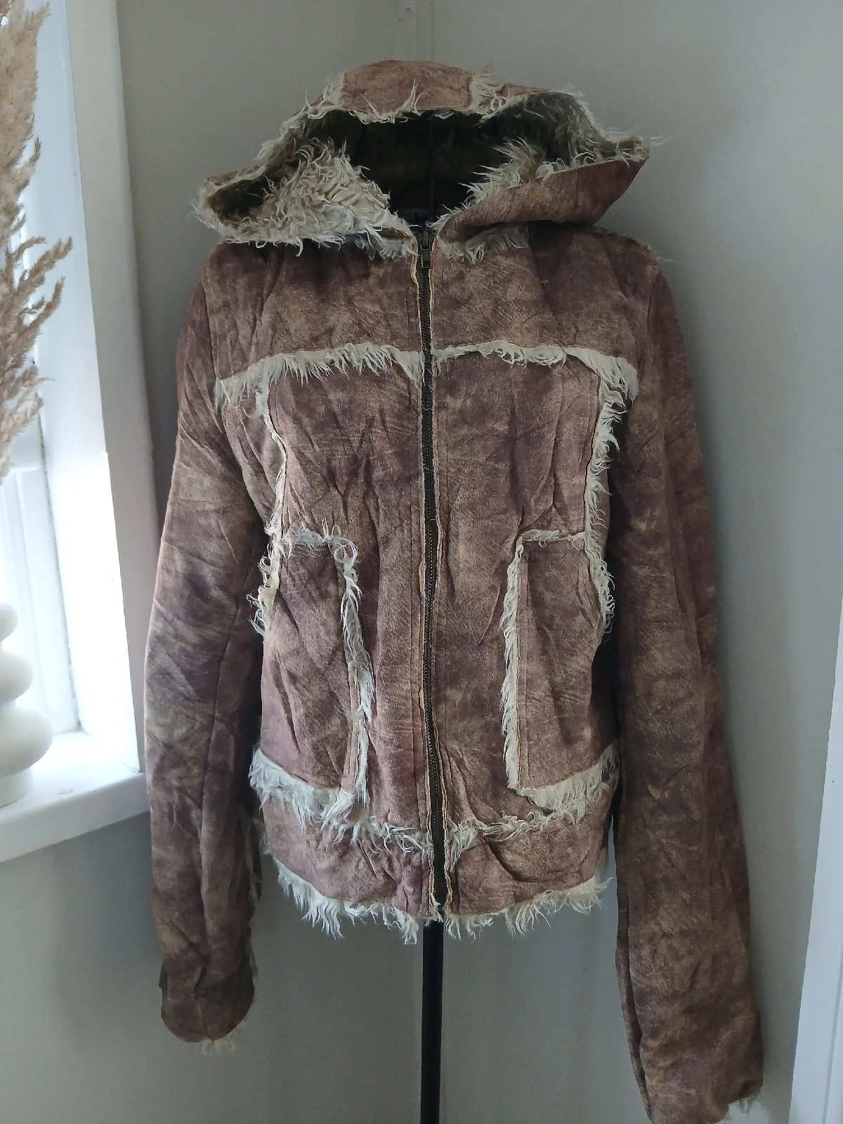 Lace brown vintage wash faux suede shearling hooded jacket | Size S | Y2K style