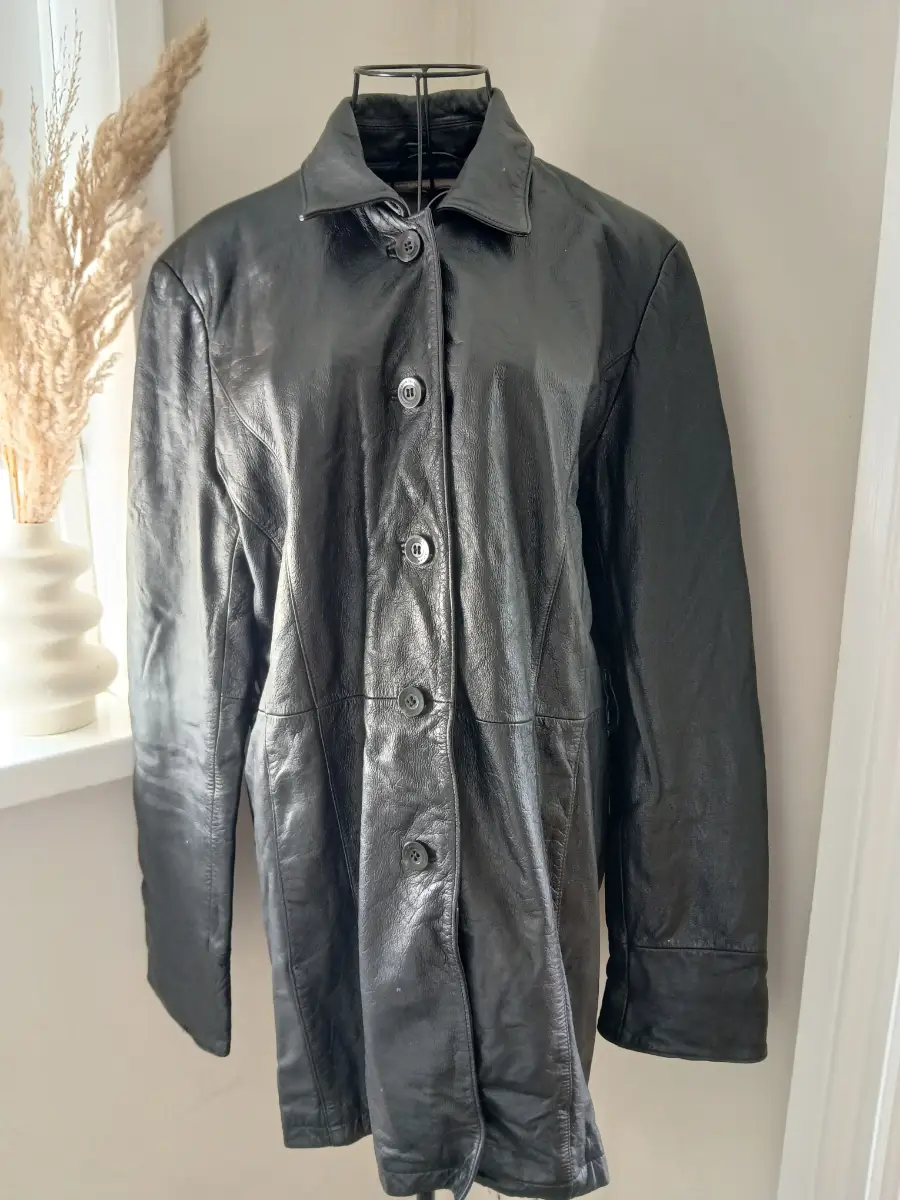 Black Leather Coat | Black | Size L | Vintage | Wilsons Leather