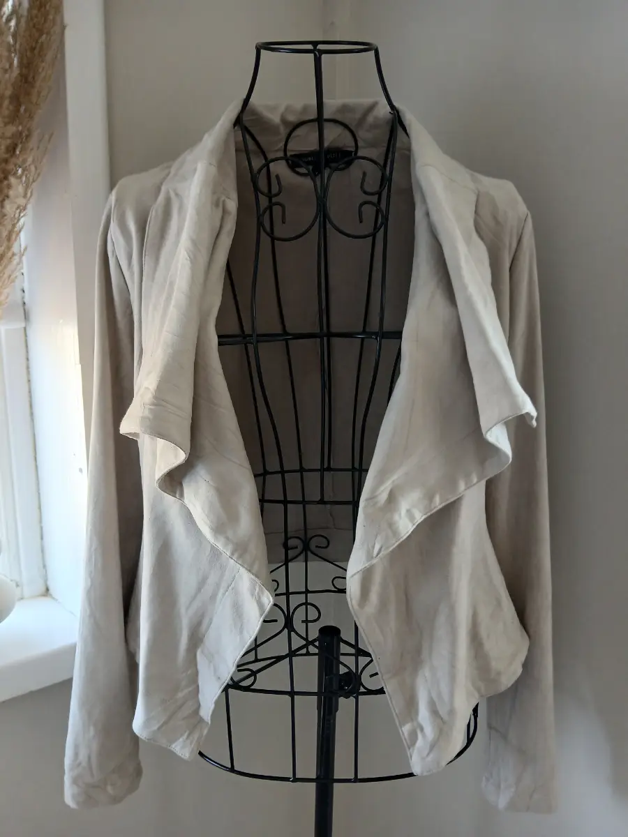 Romeo + Juliet Couture Faux Suede Waterfall Jacket | Cream Beige | Size M
