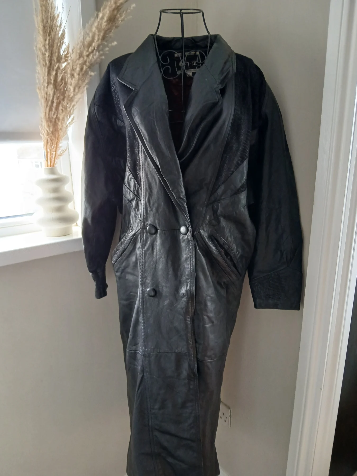 Global Identity GT-III black vintage long leather coat | Size S | Imperfections & needs clean