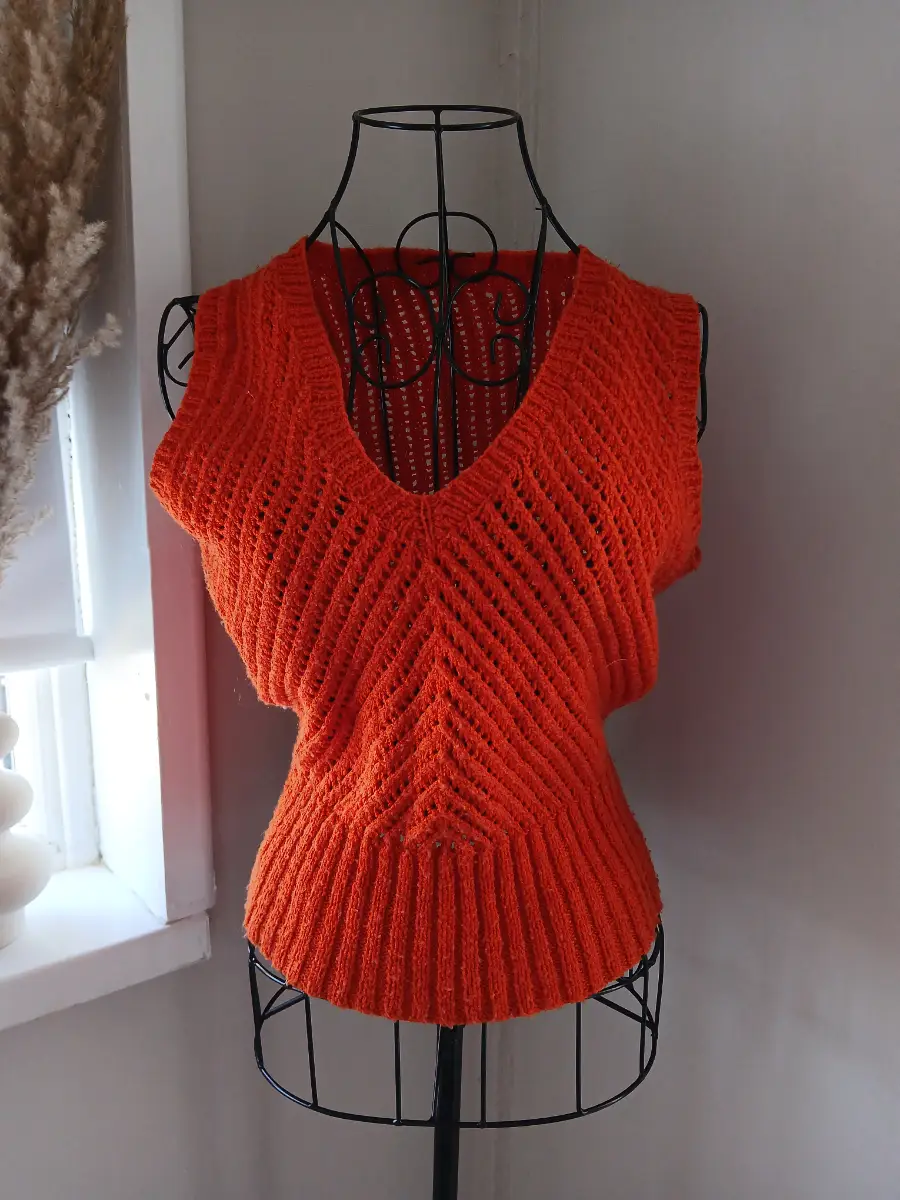 Burnt Orange Knit Tank Top | Sleeveless V‑Neck | Size S UK 8‑10 | Chevron Stitch