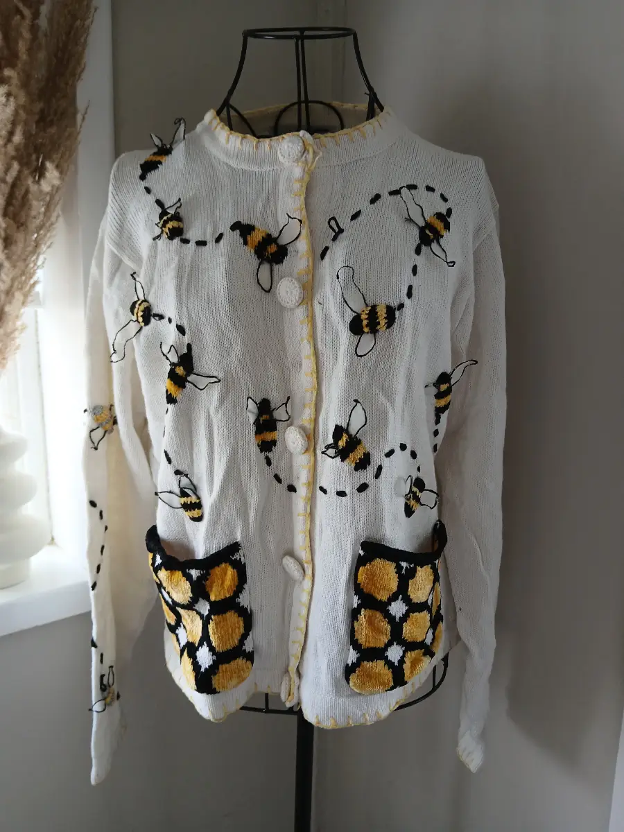 Vintage Bee Embroidered Cardigan | Off-white Yellow Black | Size L (fits UK 8‑10) | Novelty Knit