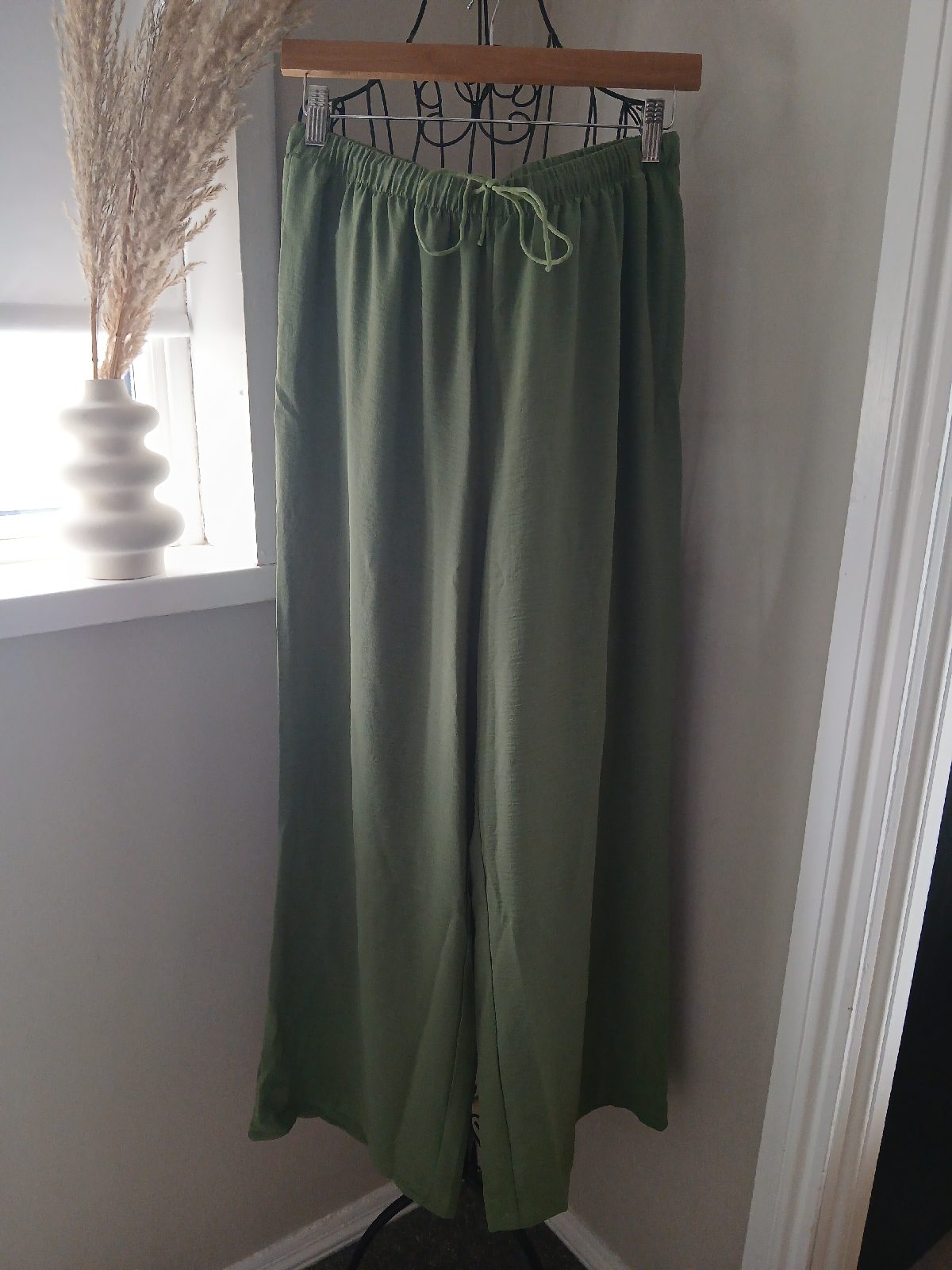 Sage Green Wide Leg Trousers | Size L | Excellent Condition | Casual