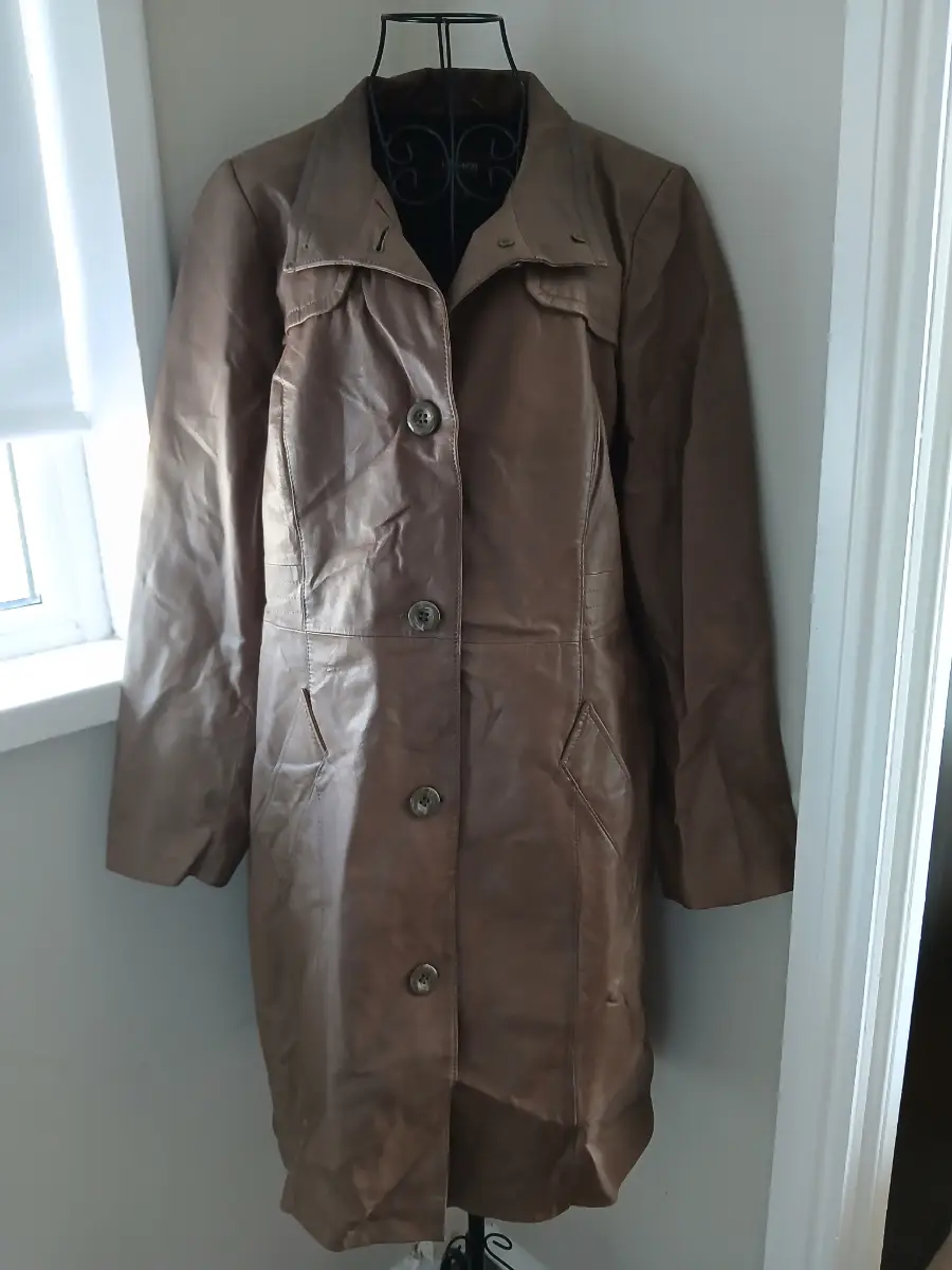 Danier Tan Leather Mid Length Coat | Size 18 | Button Front