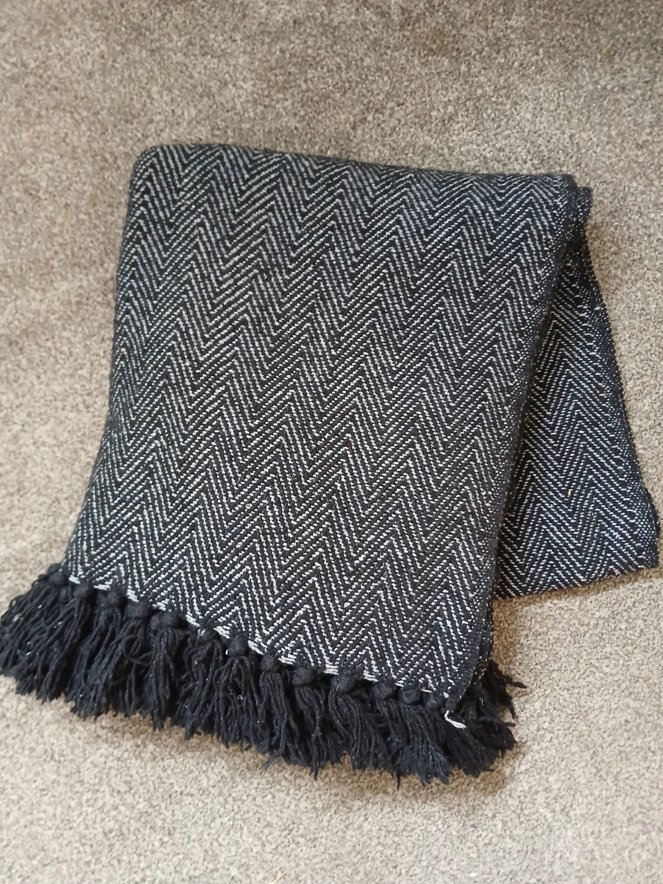 Black & White Herringbone Cotton Throw | Tasselled Edge | Handwoven