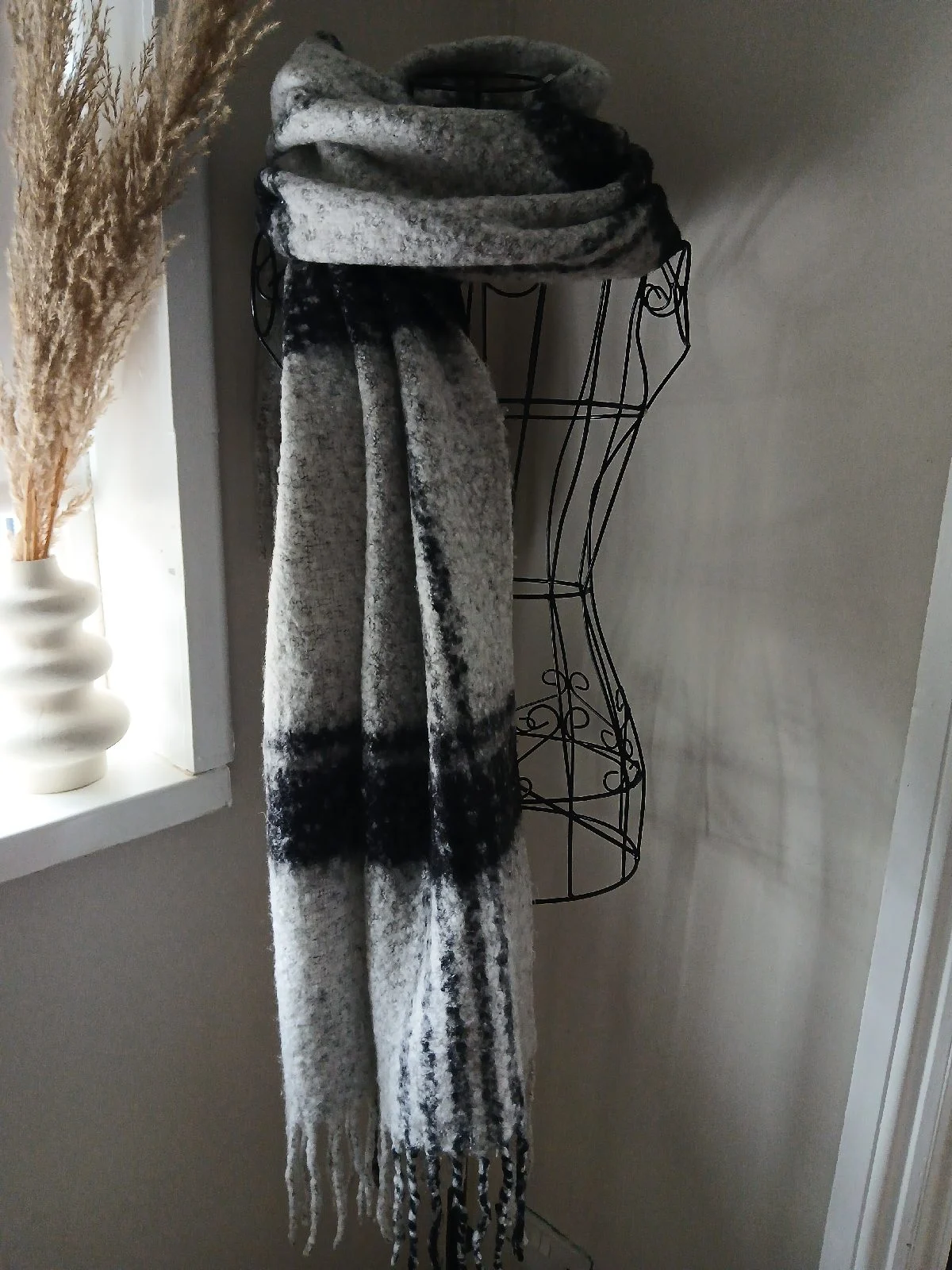 River Island grey check scarf | One Size | Very good condition | Chunky knit