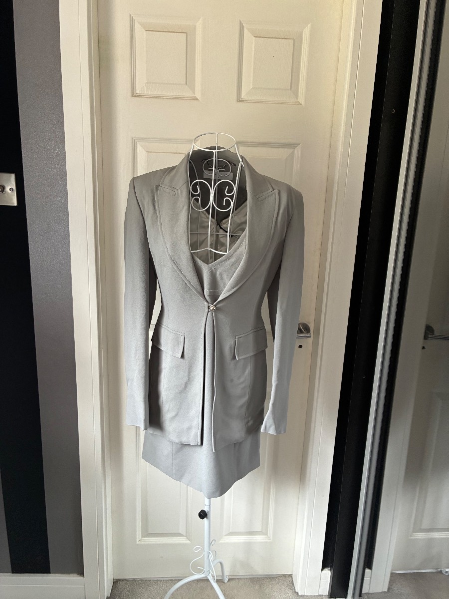 Elegant early 2000s Karen Millen three-piece occasion suit in a beautiful soft silver-grey.