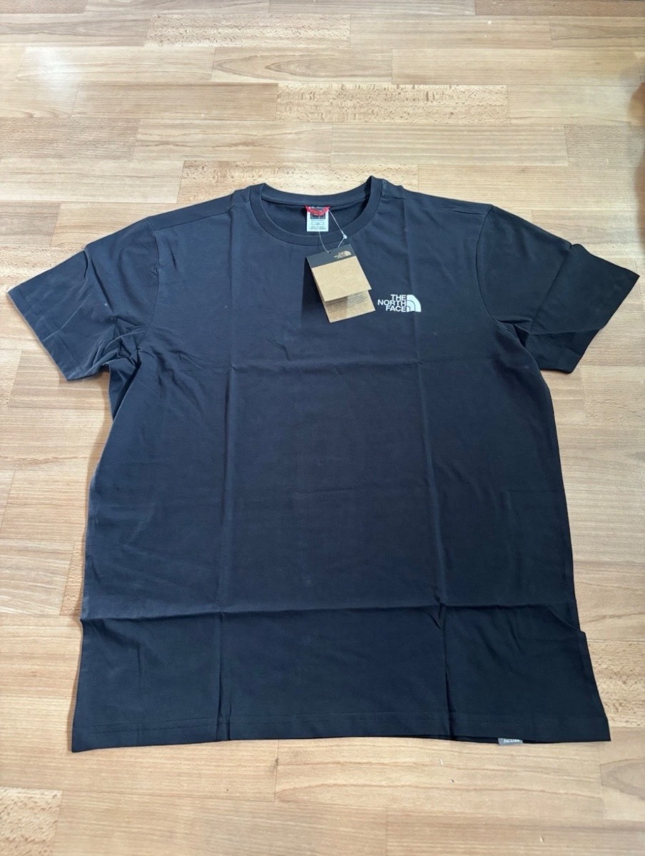 Black The North Face T-Shirt.
