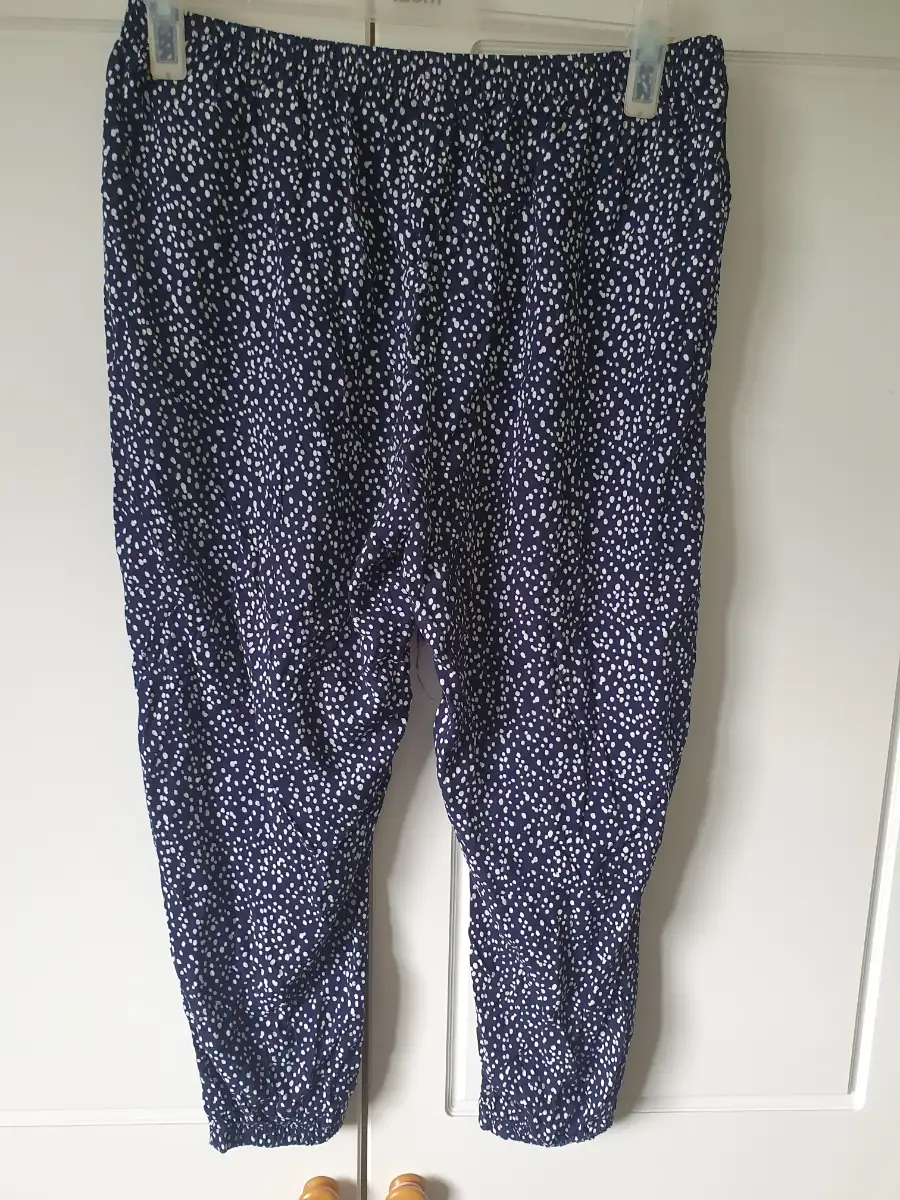 Size L-XL lightweight cuffed trousers