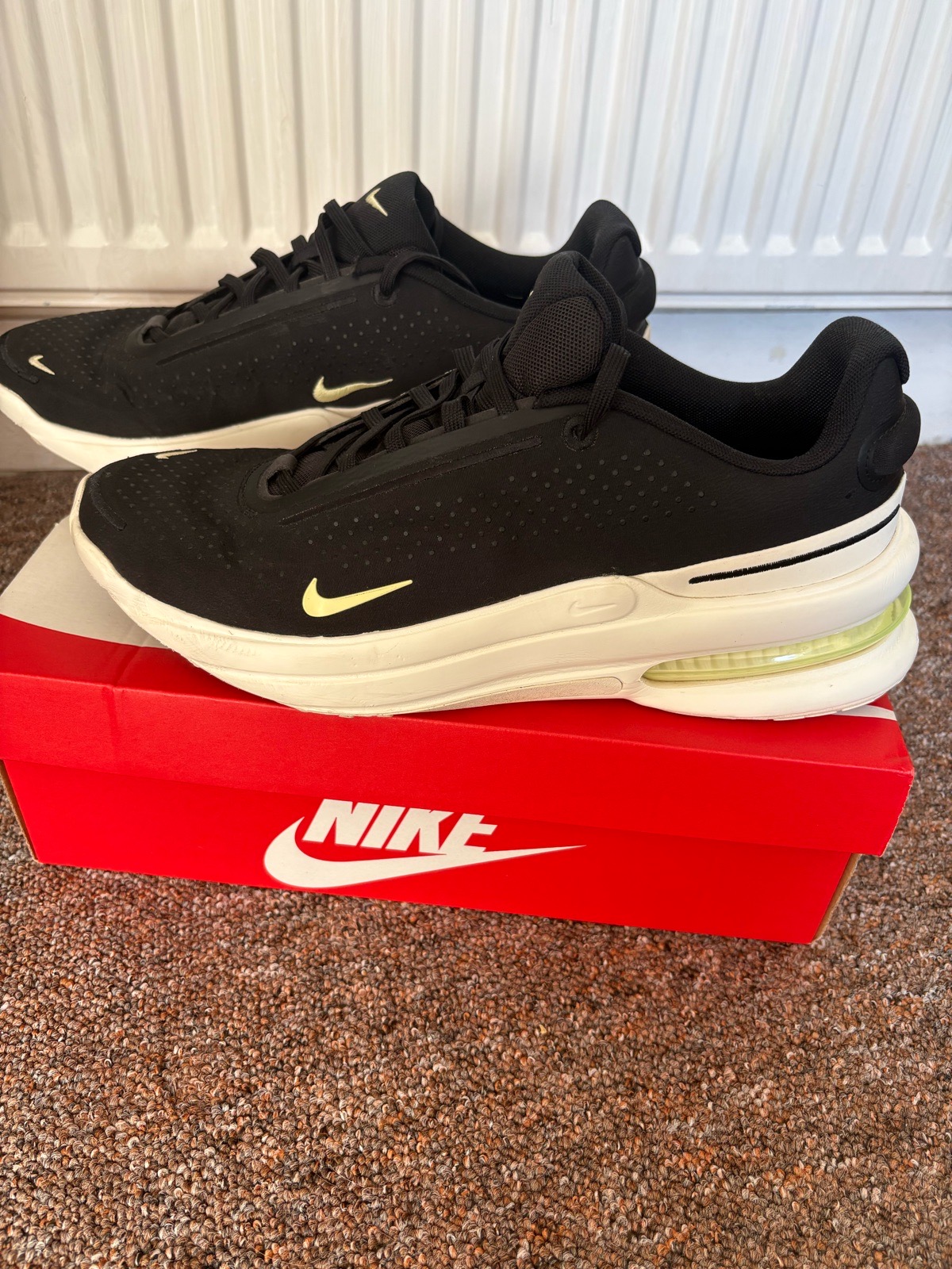 Men’s Nike zoom upturn trainers with original box