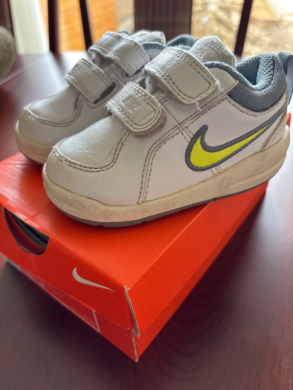 Nike baby Velcro fastening trainers size 5