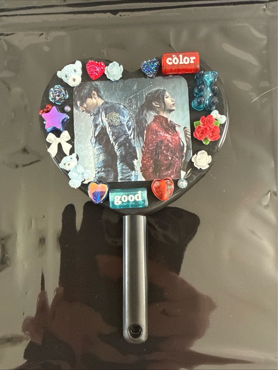 Resident evil 2 Remake Leon and Claire Handheld Mirror
