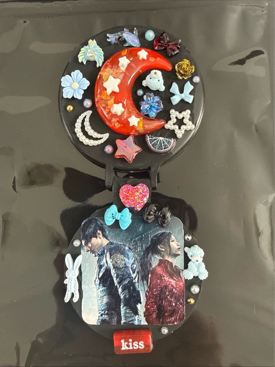 Resident Evil 2 Remake Leon and Claire 3D Compact Mirror