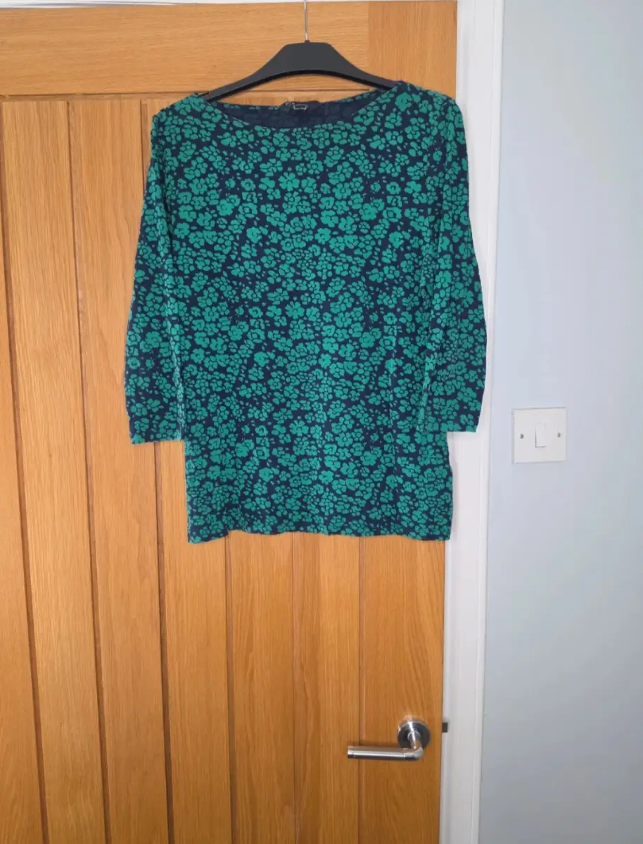 M&S Collection Size 14, 3/4 Length Sleeved Green And Black Top