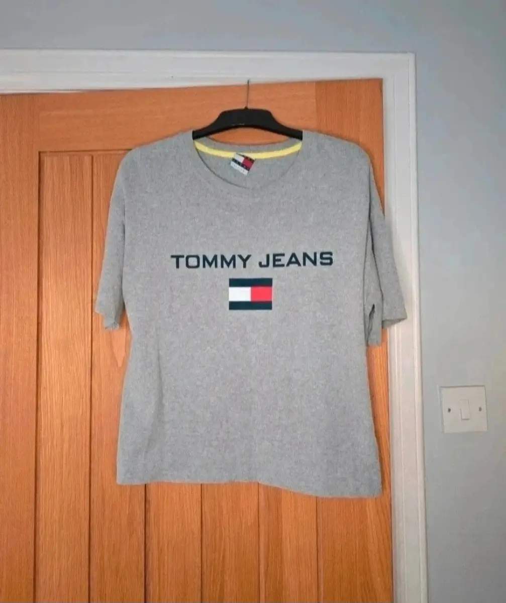 Tommy Hilfigure Medium Grey 100% Cotton Men's T-Shirt