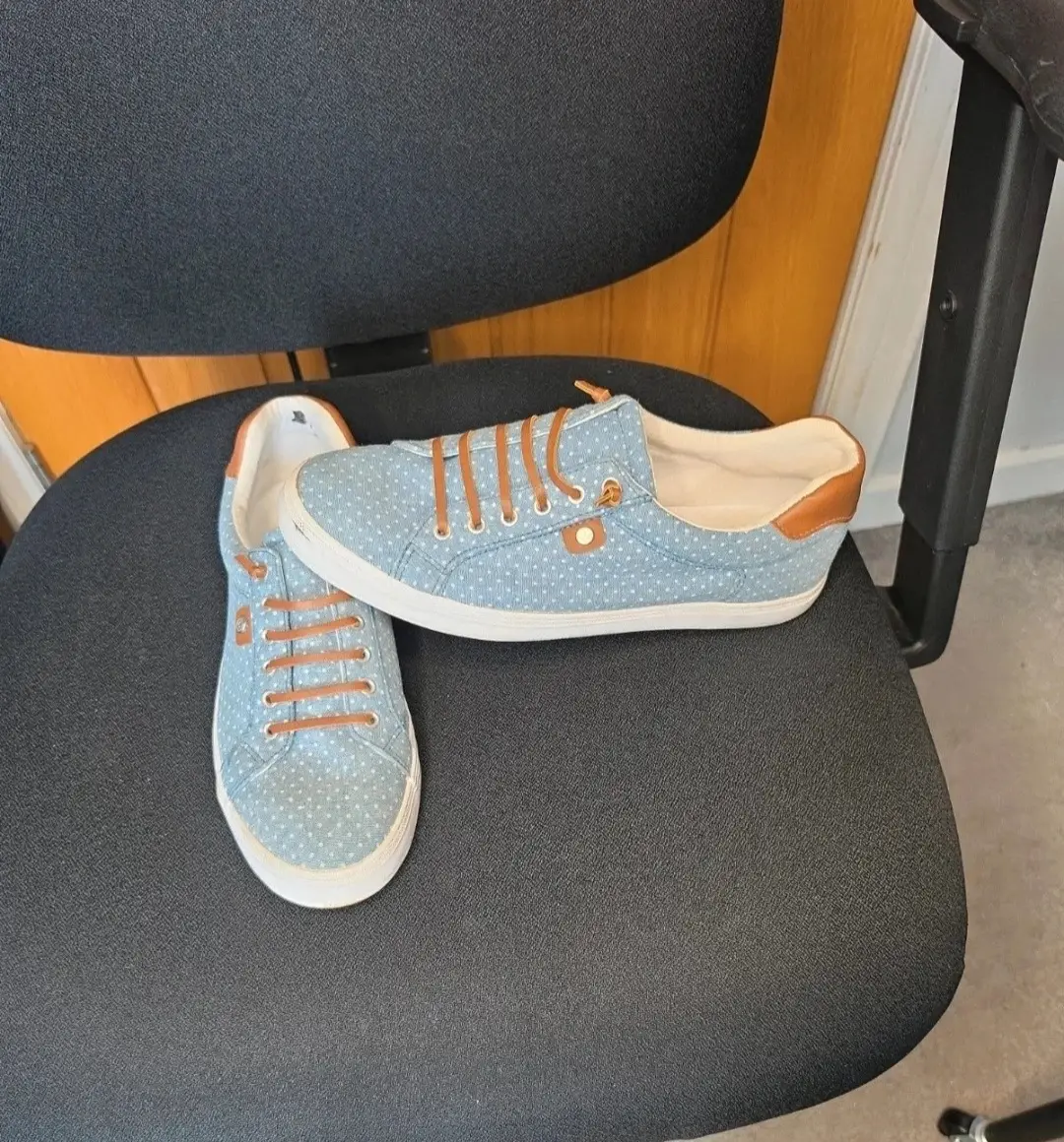 Blue Polka Dot Woman's 6.5 Canvas Shoes With Brown Laces