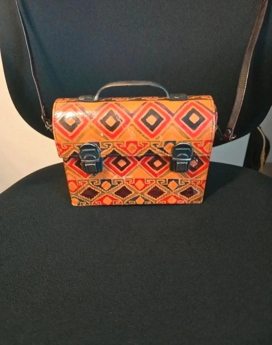 Vintage Leather box Bag Made In India With MetalClips And Handle