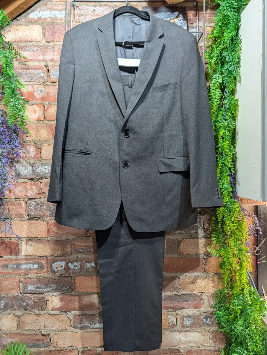 Thomas Nash two-piece charcoal suit.