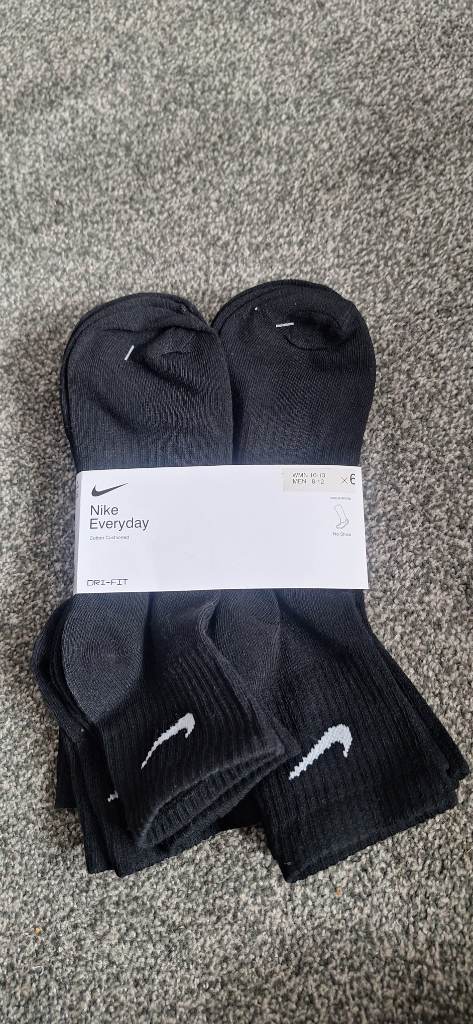 Nike everyday dri fit ankle socks. Size 8-12. Brand new