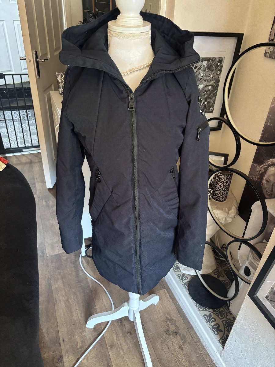Genuine Geographical Norway boys' navy blue winter coat in size 12.