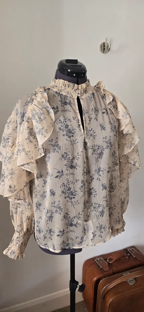 Maje flutter balloon ruffle sleeved edwardian style summer blouse size 12UK
