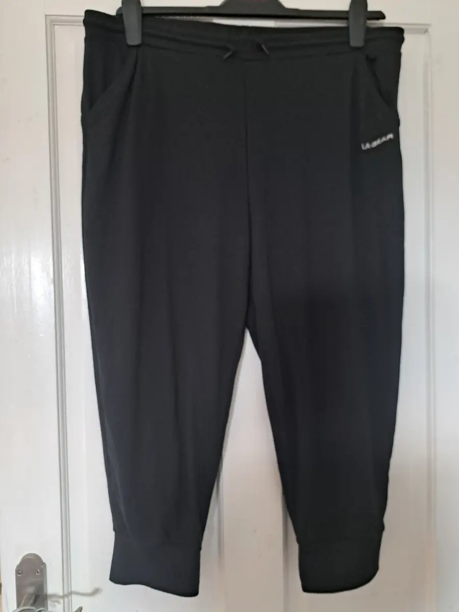 L.A Gear cropped jogging bottoms size 20