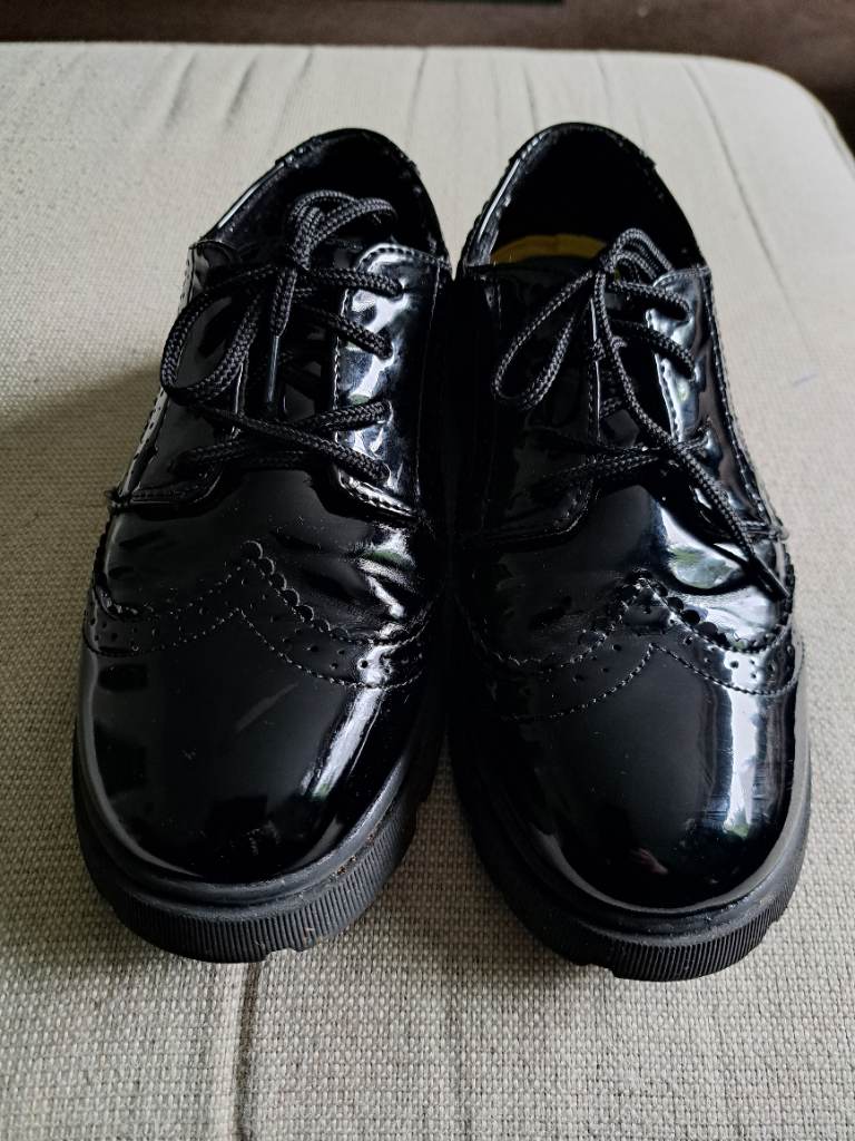Girls school shoes size 2